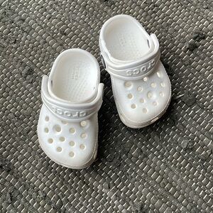 White toddler croc size 4
